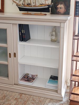 Credenza in legno finitura colore tortora parti interne bianco con 3 ante scorrevoli